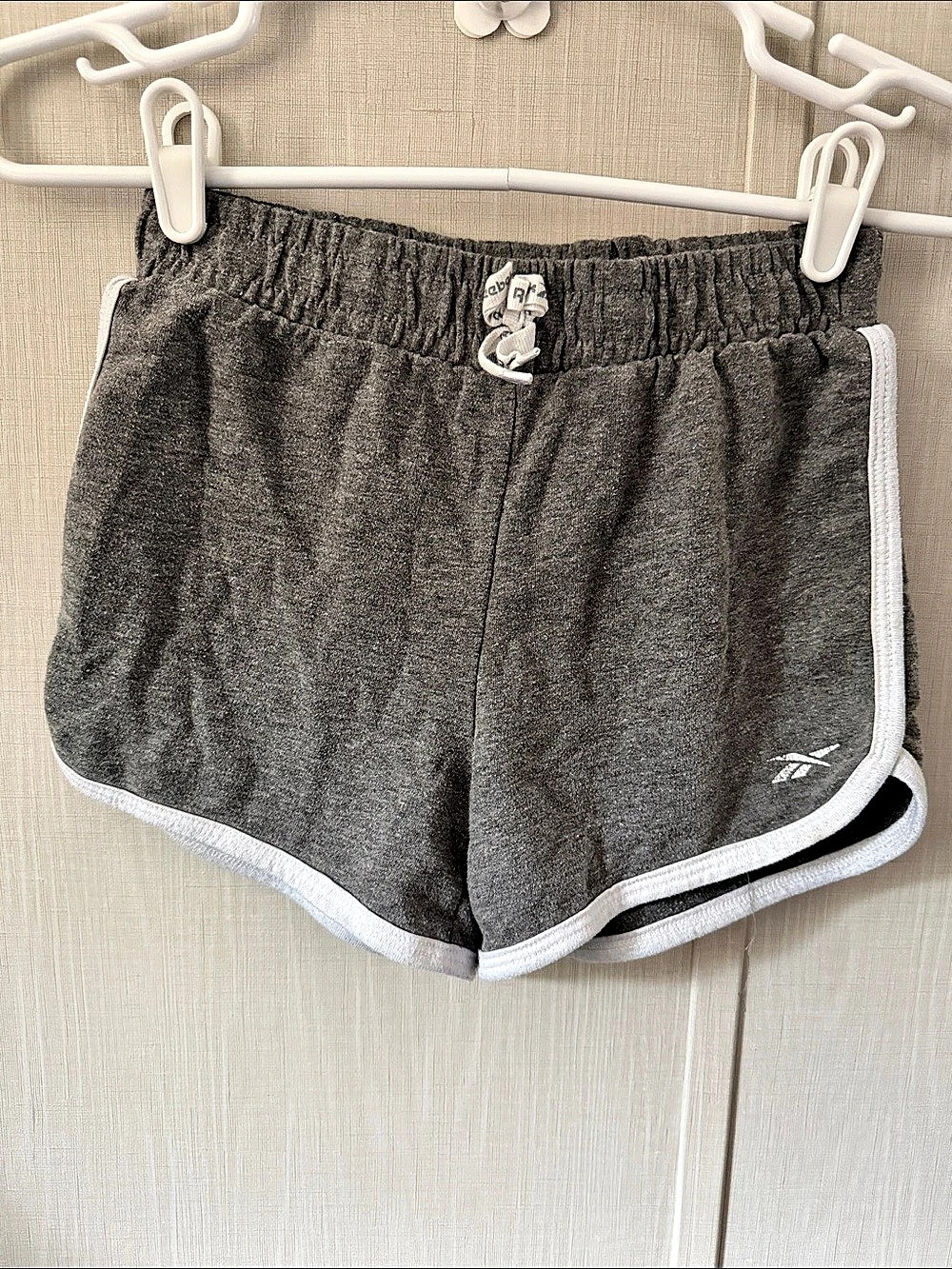 Reebok Girls Athletic Shorts in Gray XL Like New